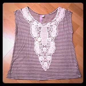 Striped sleeveless lace top
